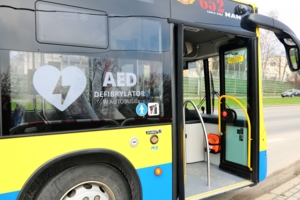 autobus AED